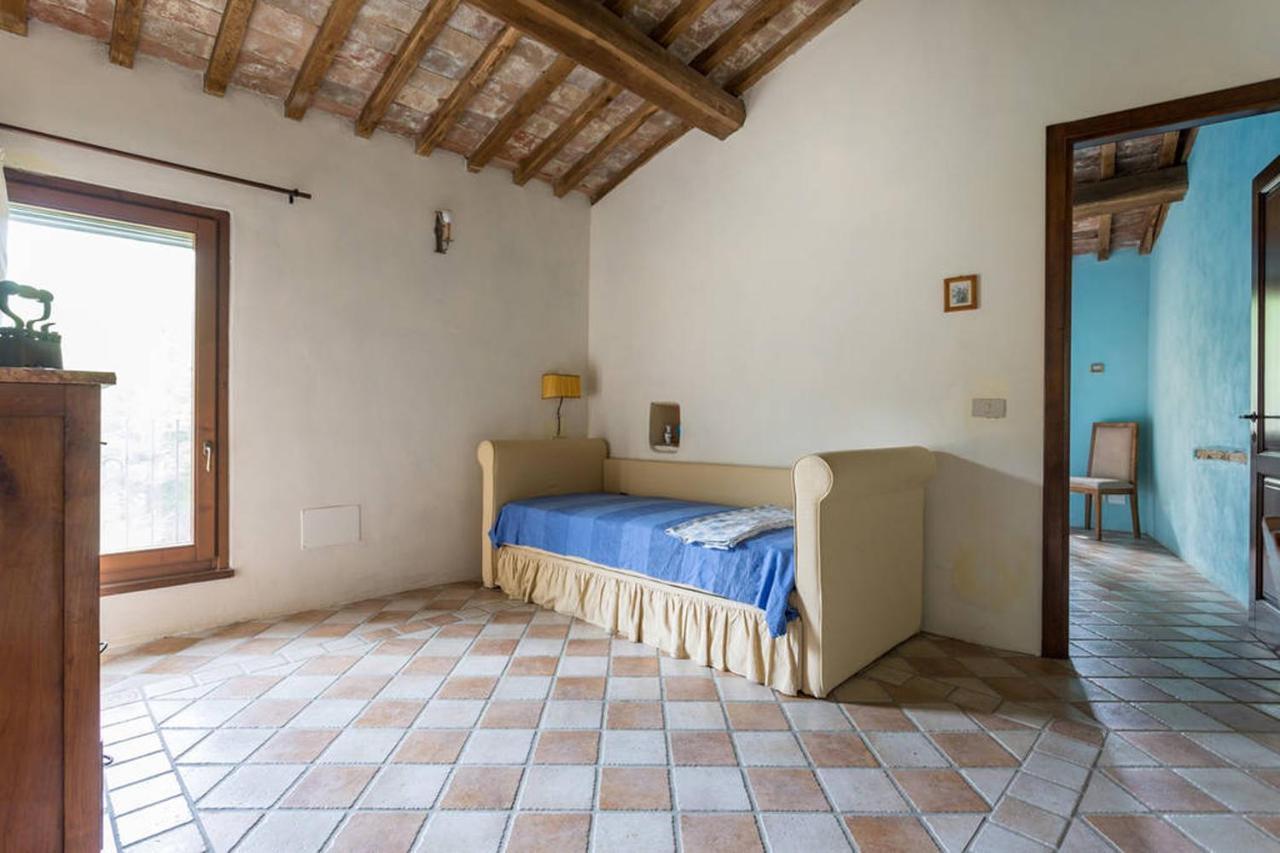 Agriturismo Il Poggio Degli Scoiattoli Perugia Exterior foto